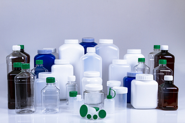 Laboratory products made of polypropylene and polyethylene